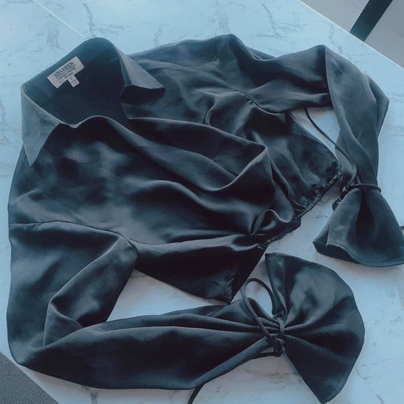 Black crop blouse top - size 6 (XS) - Picture 2 of 3